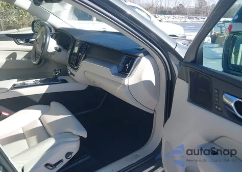 2019 Volvo Xc60 T5 Inscription z USA, uszkodzony, nr VIN LYV102DL9KB288224